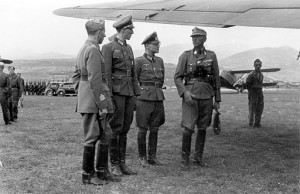 Hans Herbert Macholz, SS-offiseren Kurt Waldheim, Escola Roncagli, and Artur Phleps i Podgorica, Jugoslavia, 23. mars 1943. Kilde: Wikipedia